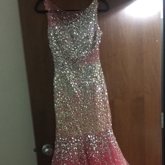 PROM DRESS - Picture 2 of 4